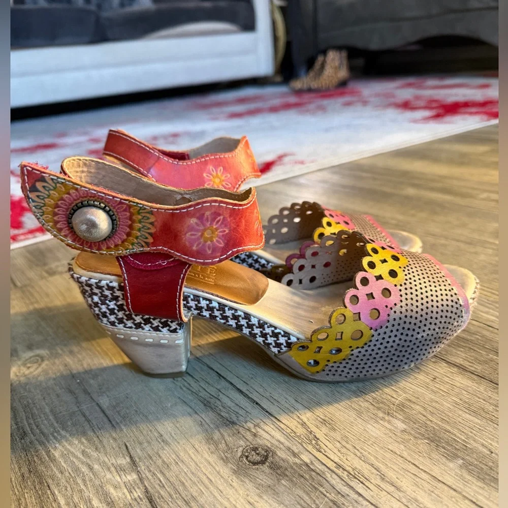 L’artiste Chunky Heel Sandals- size 40 (9 US) - Picture 3 of 7